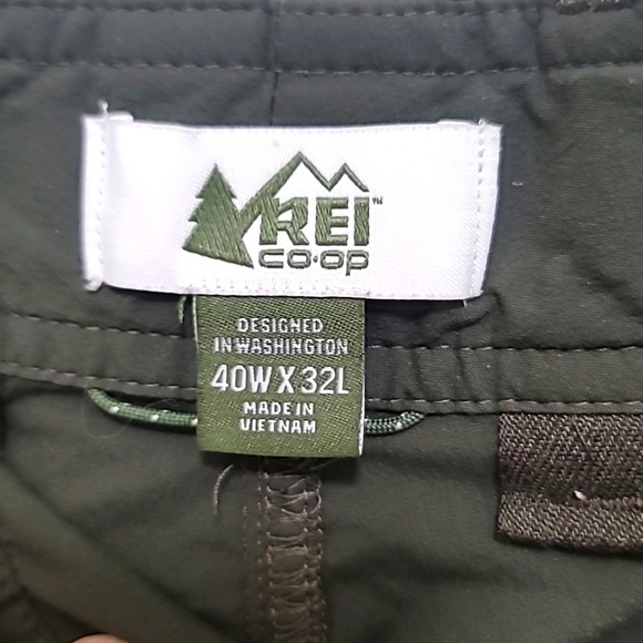 REI CO OP MEN'S CONVERTIBLE SNAP UP OLIVE GREEN CARGO PANTS RELAXED FIT SZ 40X32 - Picture 11 of 13